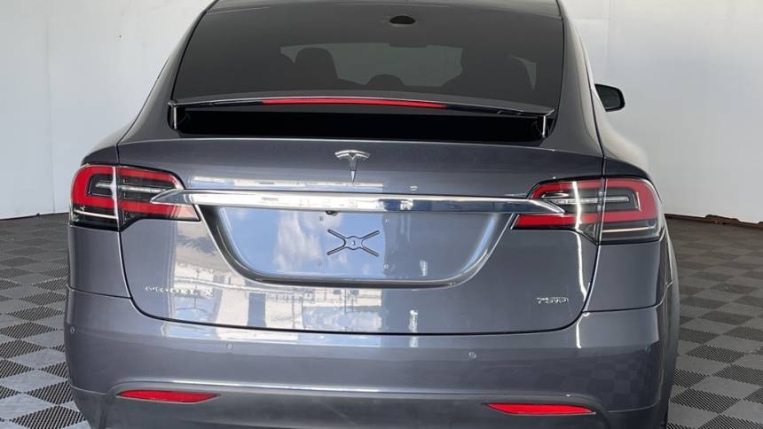 2018 Tesla Model X 5YJXCDE2XJF128580