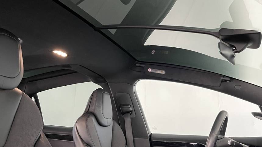 2018 Tesla Model X 5YJXCDE2XJF128580