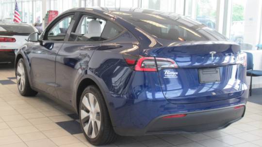 2021 Tesla Model Y 5YJYGDEEXMF183621