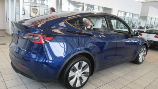 2021 Tesla Model Y 5YJYGDEEXMF183621