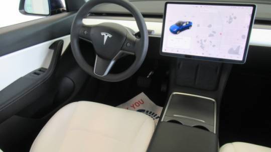 2021 Tesla Model Y 5YJYGDEEXMF183621