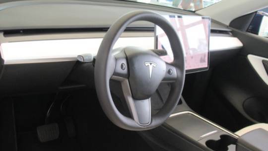 2021 Tesla Model Y 5YJYGDEEXMF183621