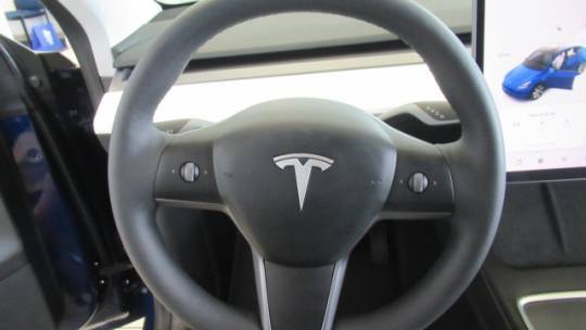 2021 Tesla Model Y 5YJYGDEEXMF183621