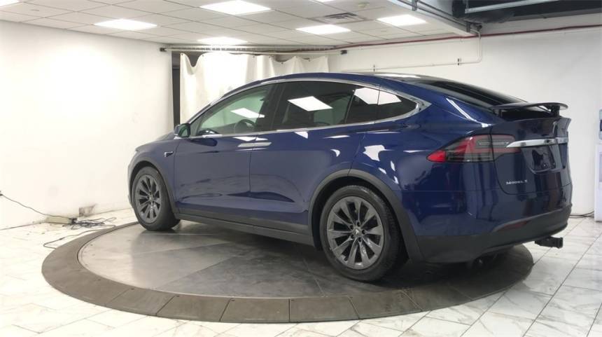 2018 Tesla Model X 5YJXCDE21JF087031