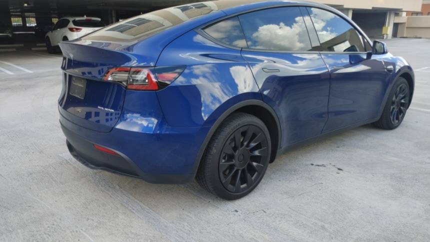 2021 Tesla Model Y 5YJYGDEE9MF210162