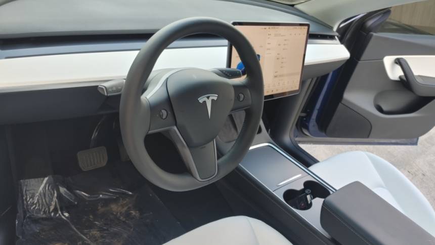 2021 Tesla Model Y 5YJYGDEE9MF210162