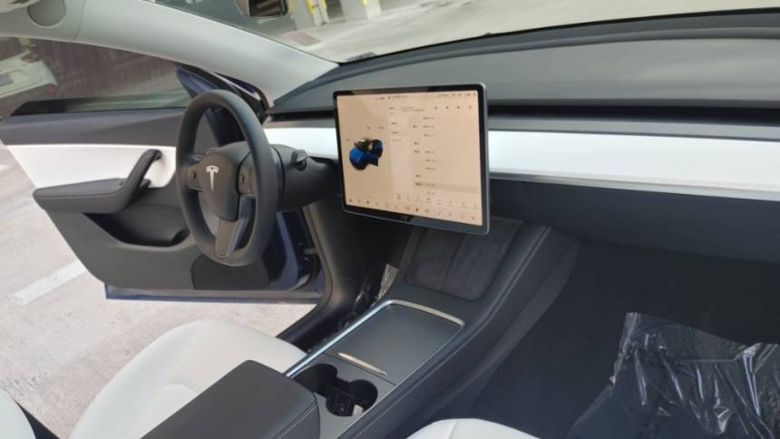 2021 Tesla Model Y 5YJYGDEE9MF210162