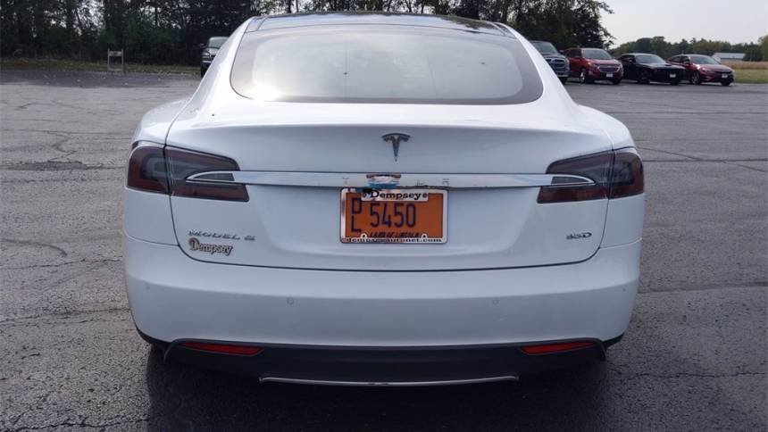 2015 Tesla Model S 5YJSA1H26FFP78945