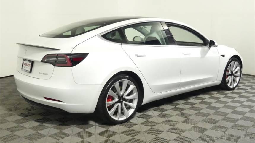 2019 Tesla Model 3 5YJ3E1EB8KF472692