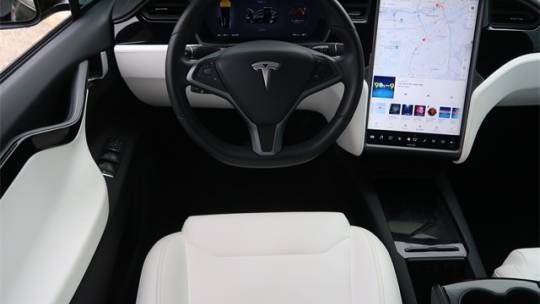 2018 Tesla Model X 5YJXCBE22JF128108