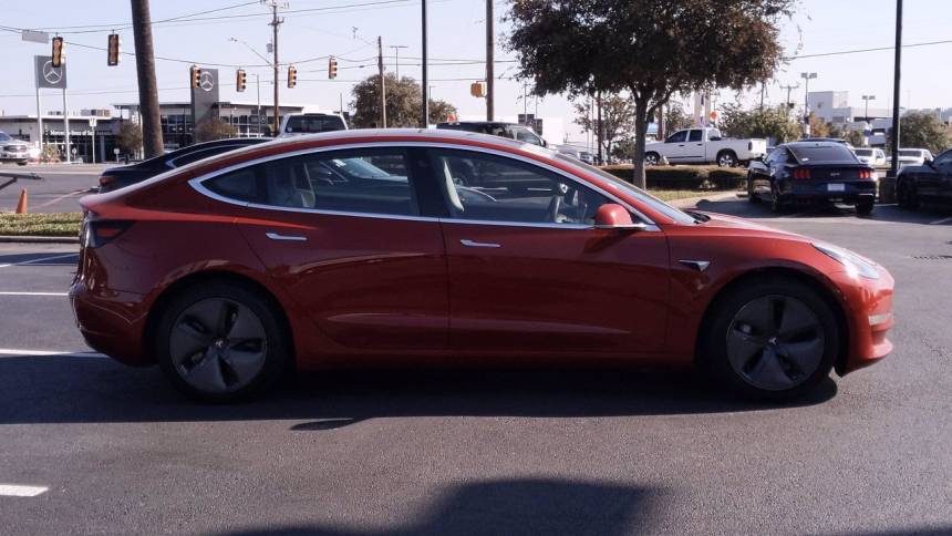 2019 Tesla Model 3 5YJ3E1EA4KF483440