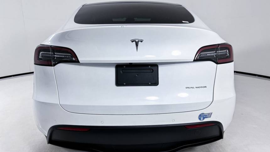 2020 Tesla Model Y 5YJYGDEE1LF010584