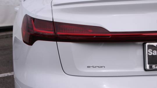 2021 Audi e-tron WA12AAGE6MB000831