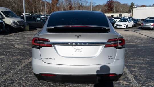 2017 Tesla Model X 5YJXCDE21HF044044