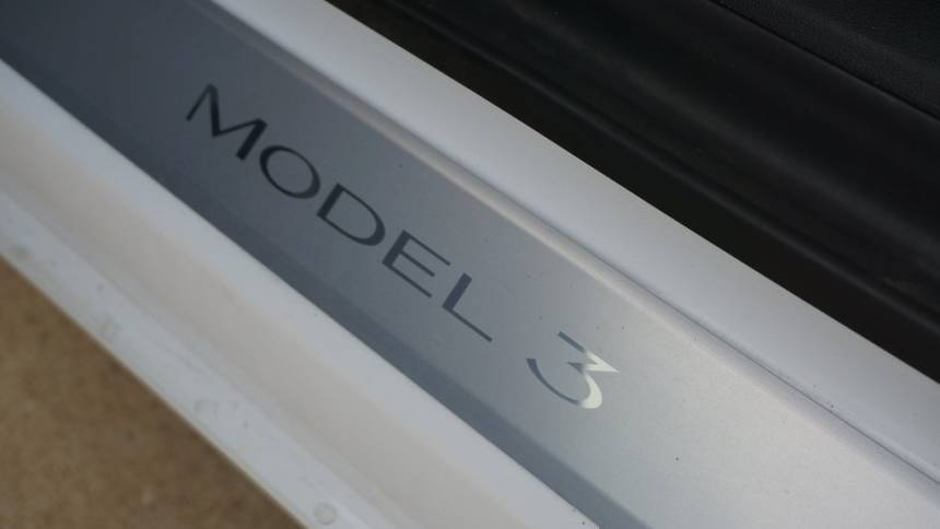 2018 Tesla Model 3 5YJ3E1EA1JF162678