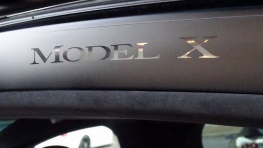 2017 Tesla Model X 5YJXCDE20HF039305