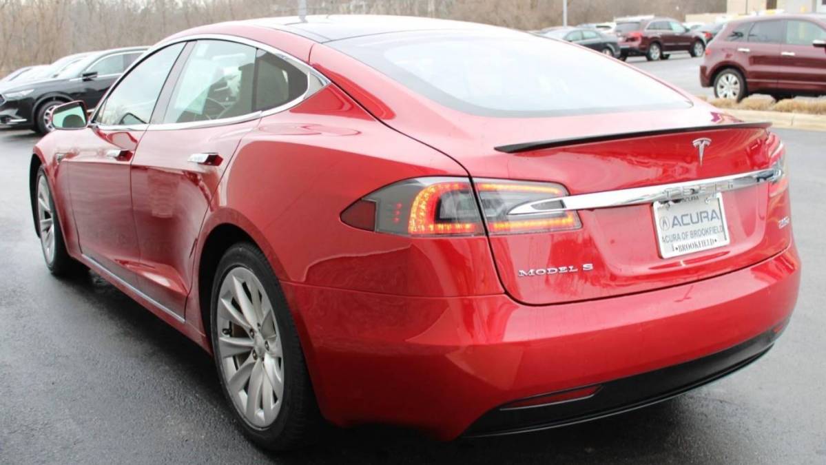 2016 Tesla Model S 5YJSA1E49GF142804