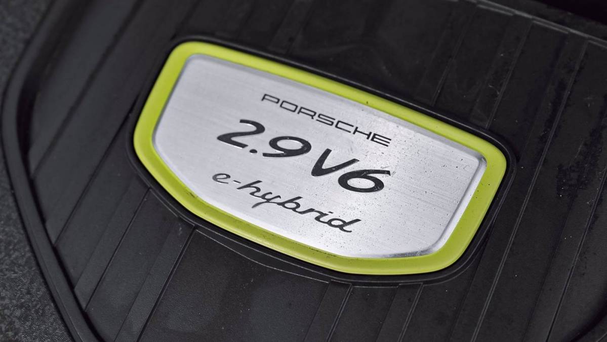 2018 Porsche Panamera WP0AE2A79JL127830