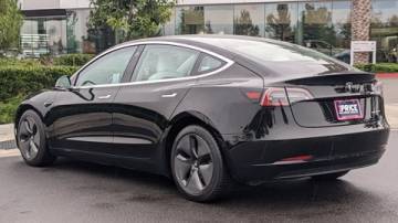 2018 Tesla Model 3 5YJ3E1EB8JF085803
