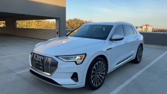 2019 Audi e-tron WA1VAAGE8KB023327