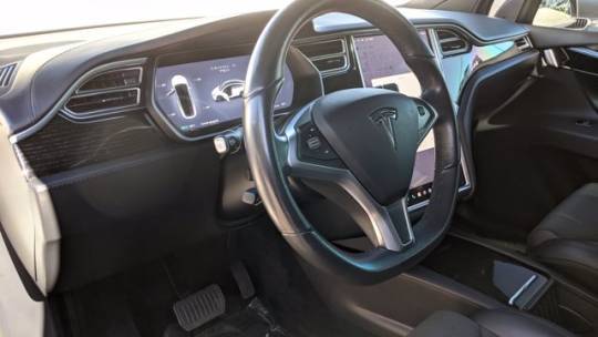 2017 Tesla Model X 5YJXCDE28HF068017