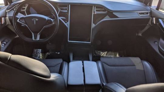 2017 Tesla Model X 5YJXCDE28HF068017
