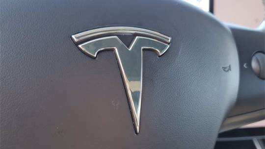 2018 Tesla Model 3 5YJ3E1EA9JF016576