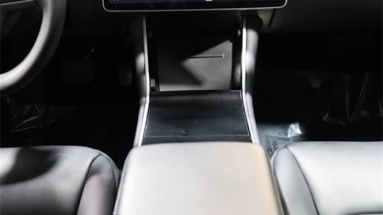 2019 Tesla Model 3 5YJ3E1EA0KF415961