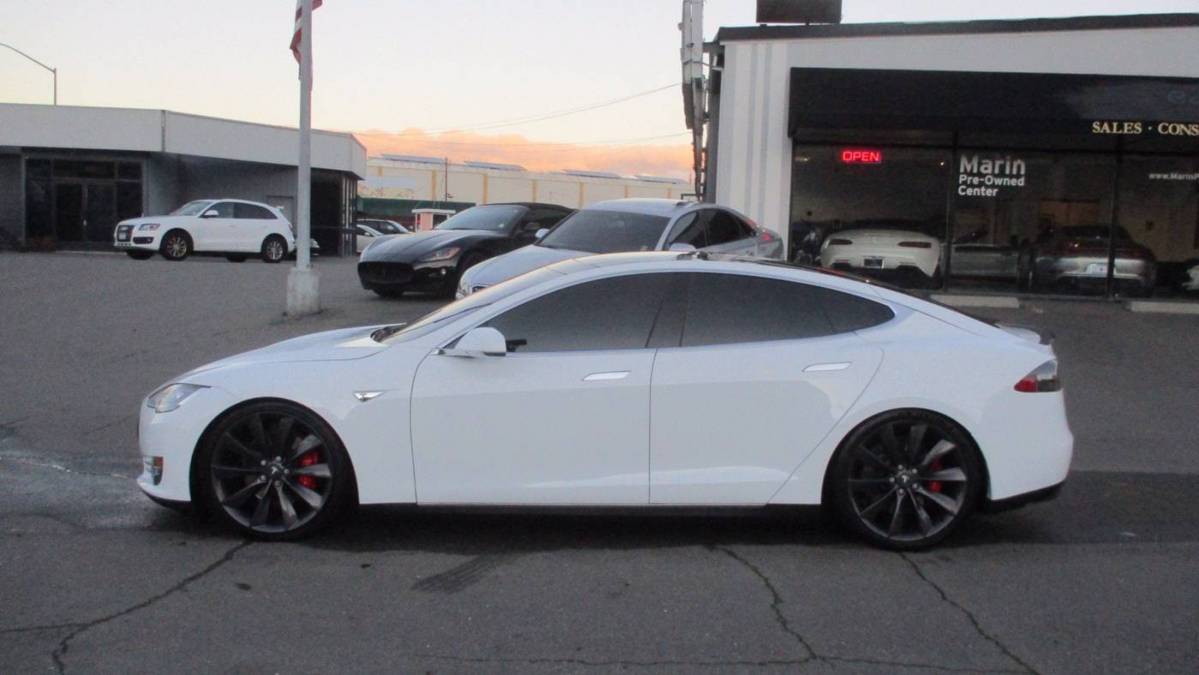 2014 Tesla Model S 5YJSA1H29EFP62821