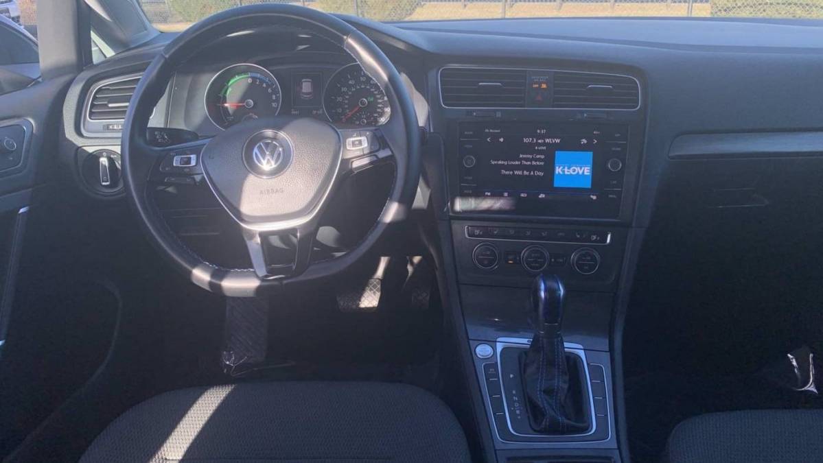 2019 Volkswagen e-Golf WVWKR7AU1KW908157