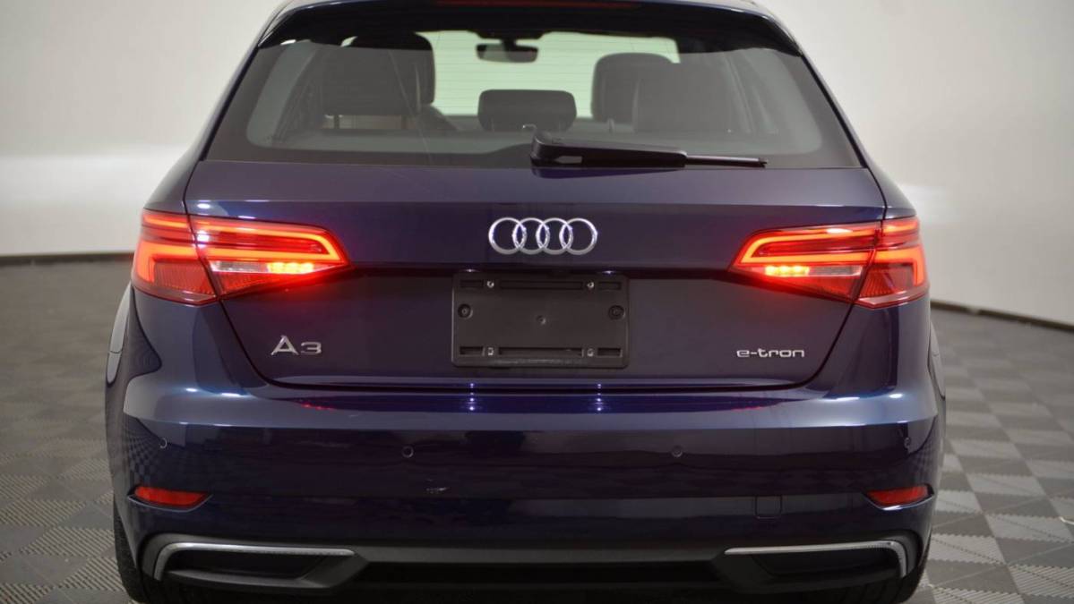 2018 Audi A3 Sportback e-tron WAUTPBFF0JA062975