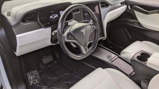 2018 Tesla Model X 5YJXCBE24JF122455