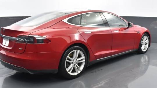 2016 Tesla Model S 5YJSA1E27GF132366