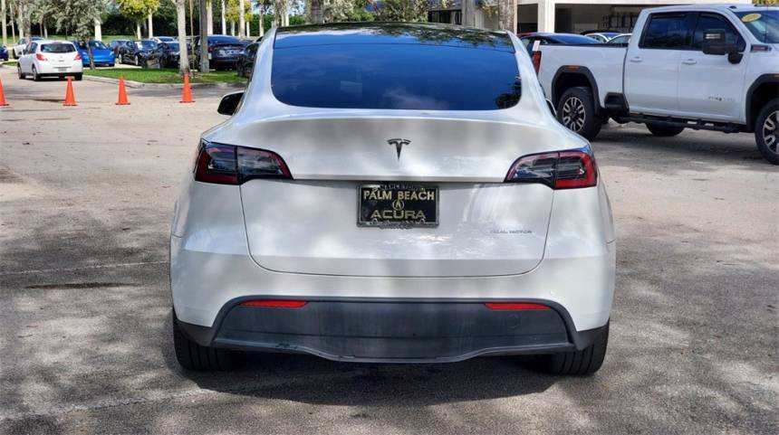 2020 Tesla Model Y 5YJYGDEE8LF011084