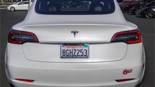 2018 Tesla Model 3 5YJ3E1EB5JF067677