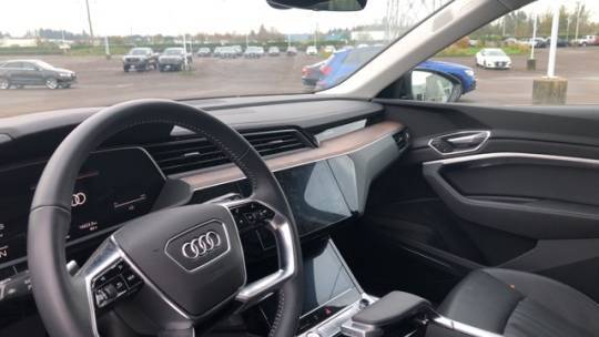 2019 Audi e-tron WA1LABGE0KB022105