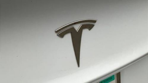 2018 Tesla Model 3 5YJ3E1EB9JF134104