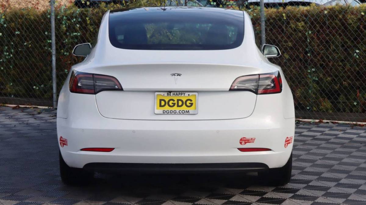 2018 Tesla Model 3 5YJ3E1EA1JF060622