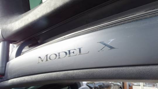 2017 Tesla Model X 5YJXCBE24HF047721