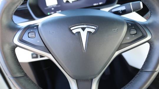 2019 Tesla Model X 5YJXCAE26KF184421