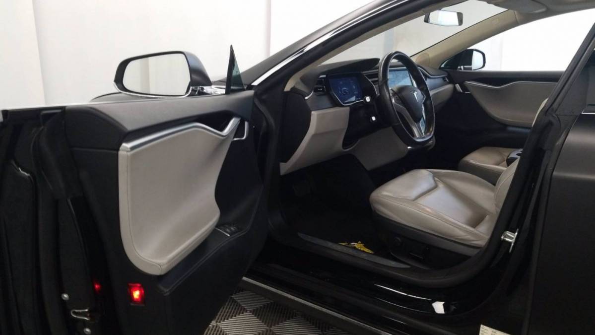 2015 Tesla Model S 5YJSA4H2XFF096829