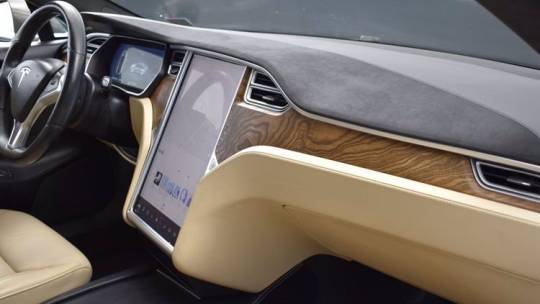 2016 Tesla Model S 5YJSA1E27GF158806