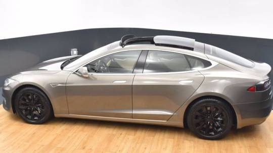 2016 Tesla Model S 5YJSA1E27GF158806
