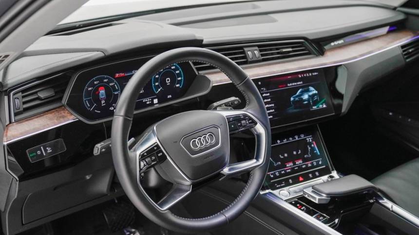 2019 Audi e-tron WA1VAAGE4KB005505