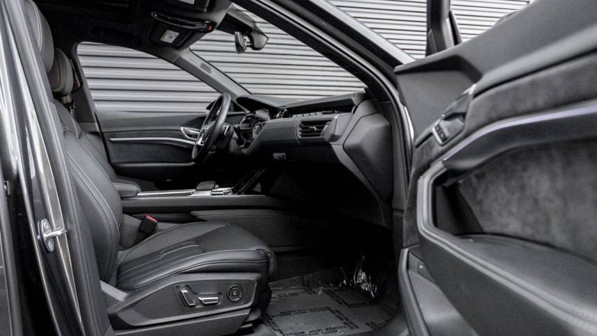2019 Audi e-tron WA1VAAGE3KB009299