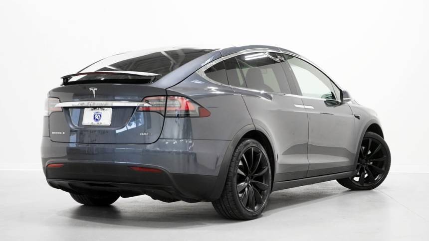 2017 Tesla Model X 5YJXCAE22HF072840