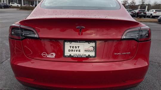 2018 Tesla Model 3 5YJ3E1EB5JF121639