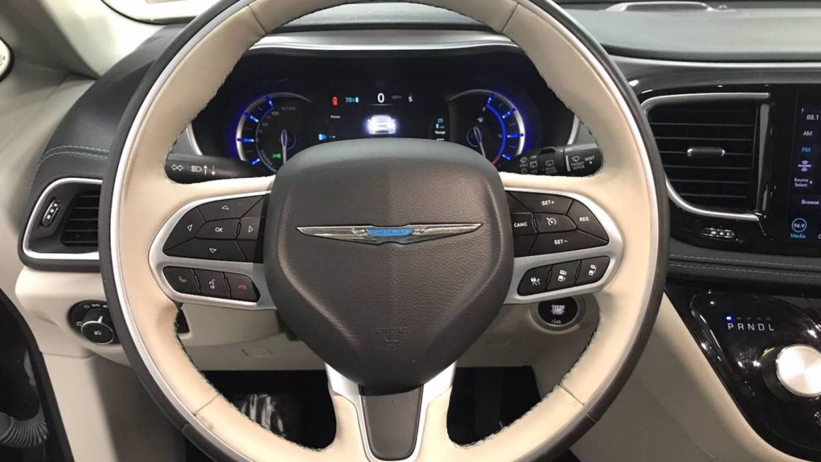 2019 Chrysler Pacifica Hybrid 2C4RC1N76KR734094