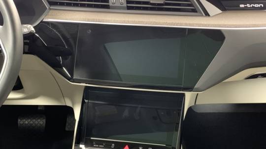 2021 Audi e-tron WA1VAAGE8MB040129