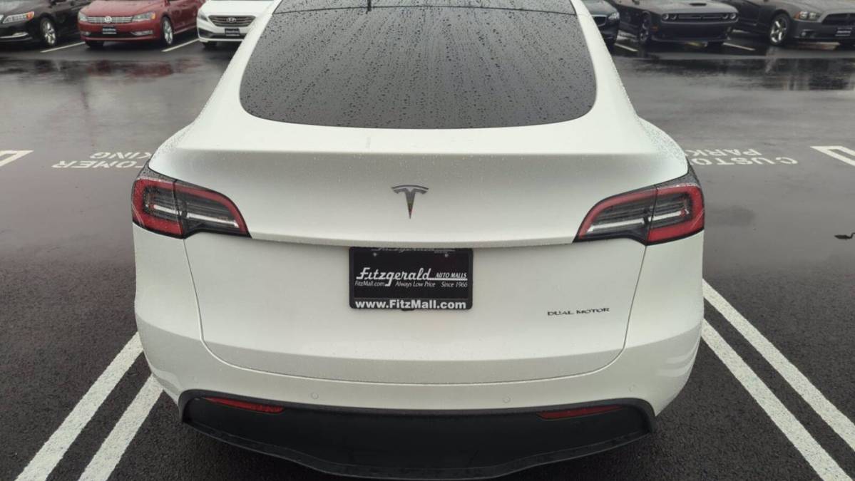 2021 Tesla Model Y 5YJYGDEE3MF087815